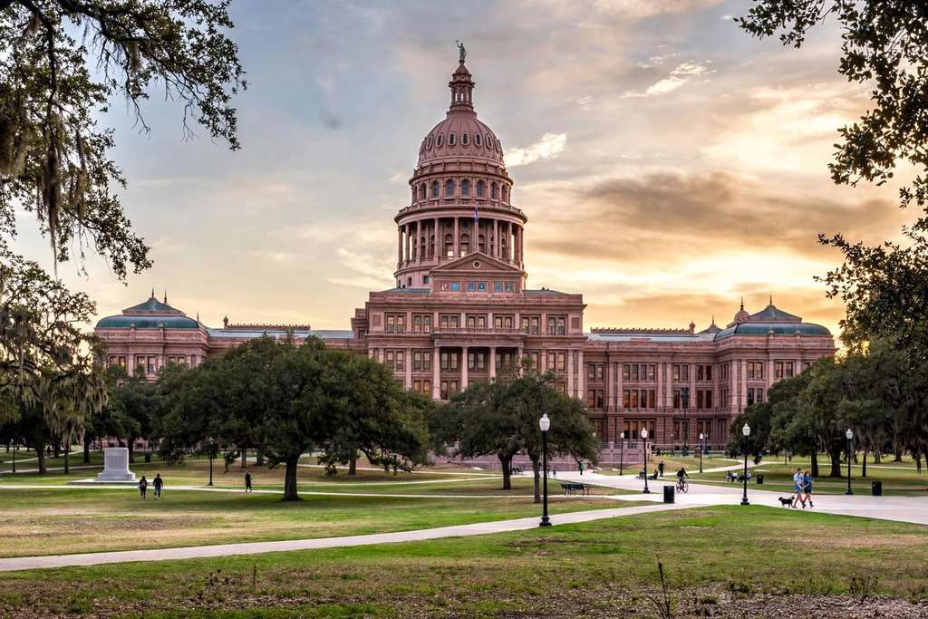 Austin, Texas: Judge Orders Abbott to Open Musk Records to Hinojosa by Thursday