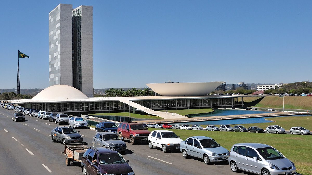Bolsonaro suma cuatro partidos a su bloque para la segunda vuelta del 25 de octubre