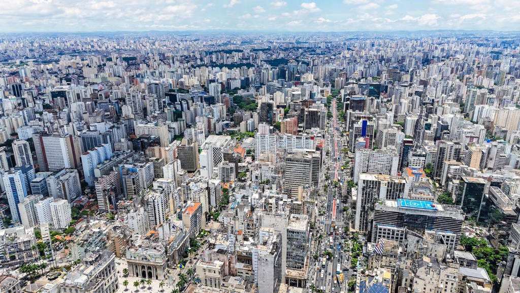 Los mercados de Brasil se desploman tras la reelección de Lula y un cortocircuito bursátil detiene la negociación en São Paulo