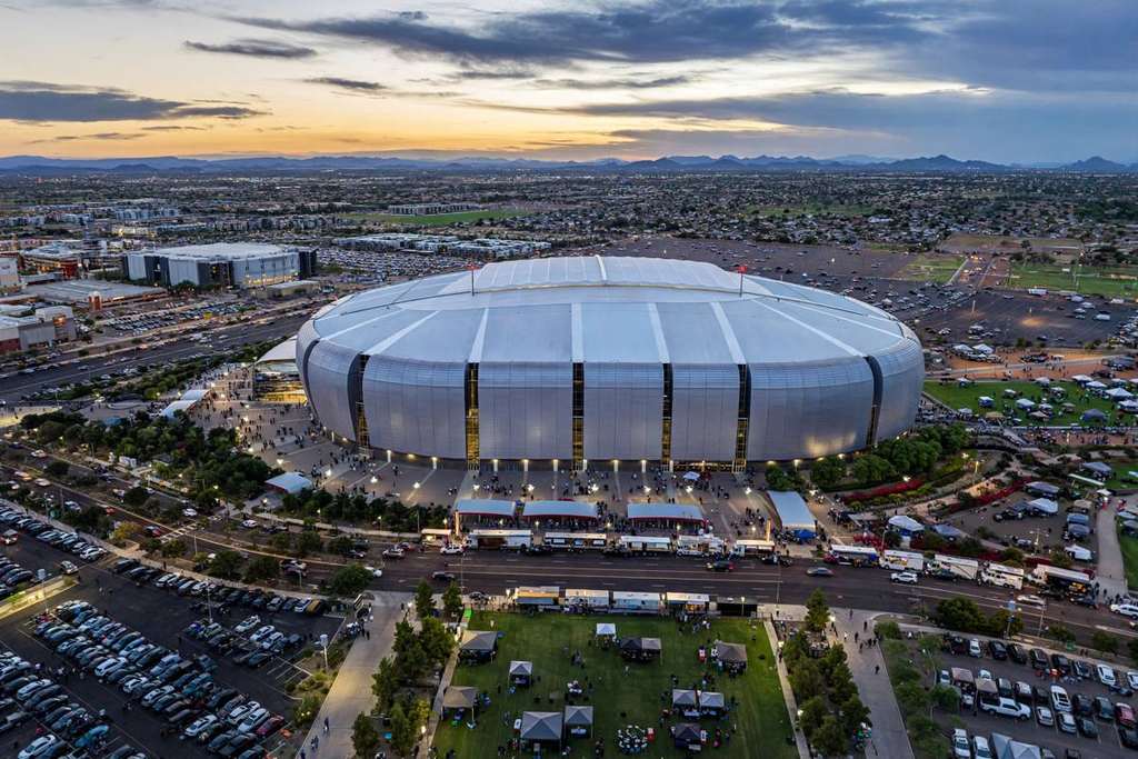 Los Broncos vencen a los Cardinals 30-16 con una carrera de touchdown de 62 yardas de Nix y un pase de anotación