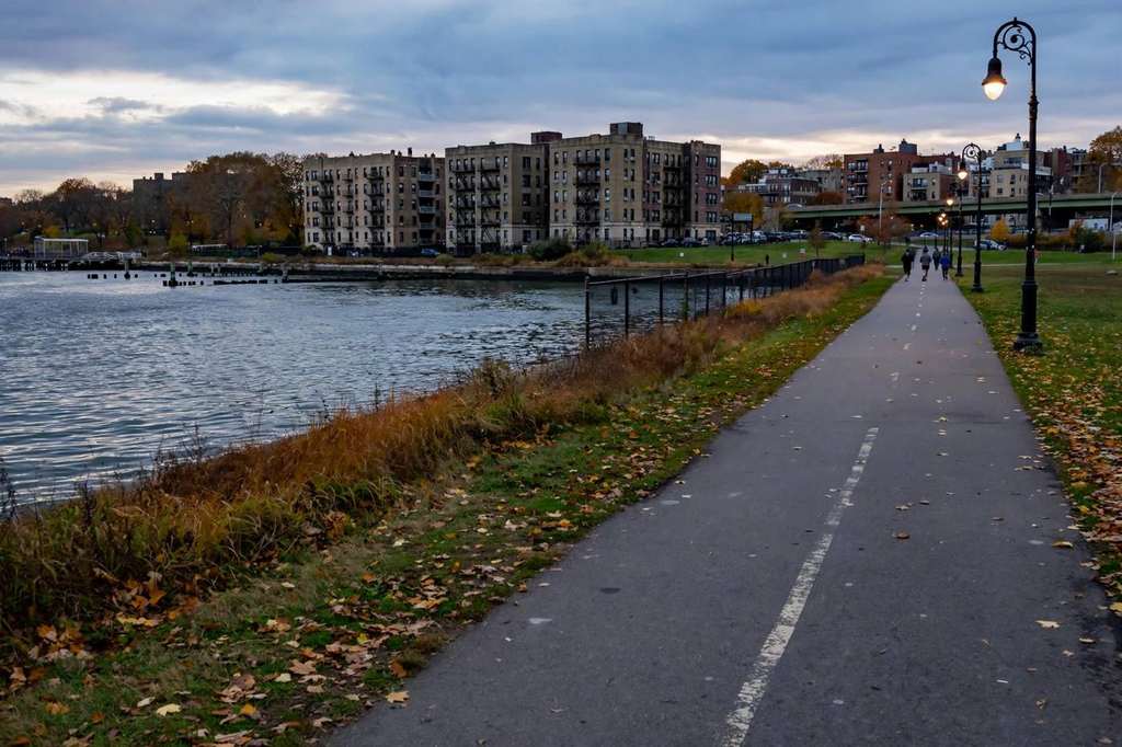 Brooklyn, New York: Woman, 28, Stabbed in the Neck While Jogging in Bath Beach, in Critical Condition