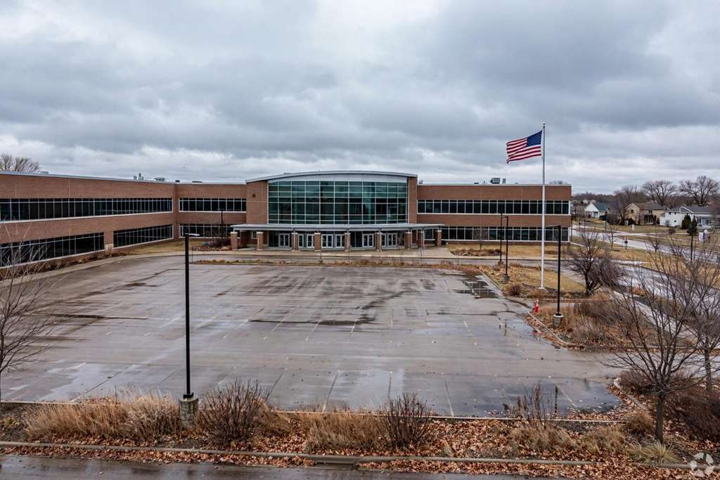 Fargo, Dakota del Norte: se levanta el confinamiento de la escuela secundaria Sheyenne después de que una llamada de swatting es declarada un engaño en West Fargo