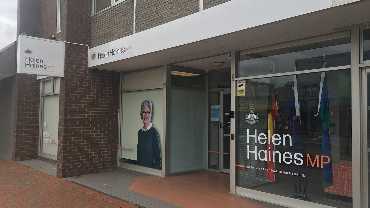 La diputada australiana Helen Haines, en estado crítico tras un presunto ataque dirigido con un coche en Wangaratta