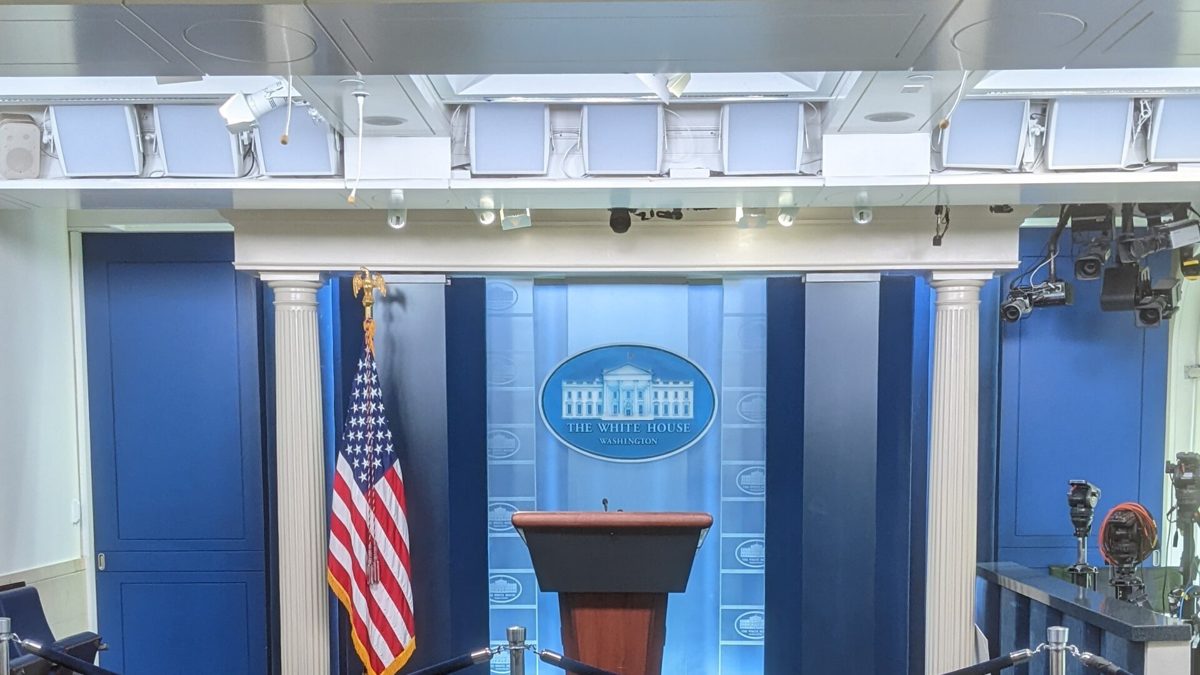 Un juge bloque l'interdiction de la Maison Blanche visant CNN, MS NOW et Politico