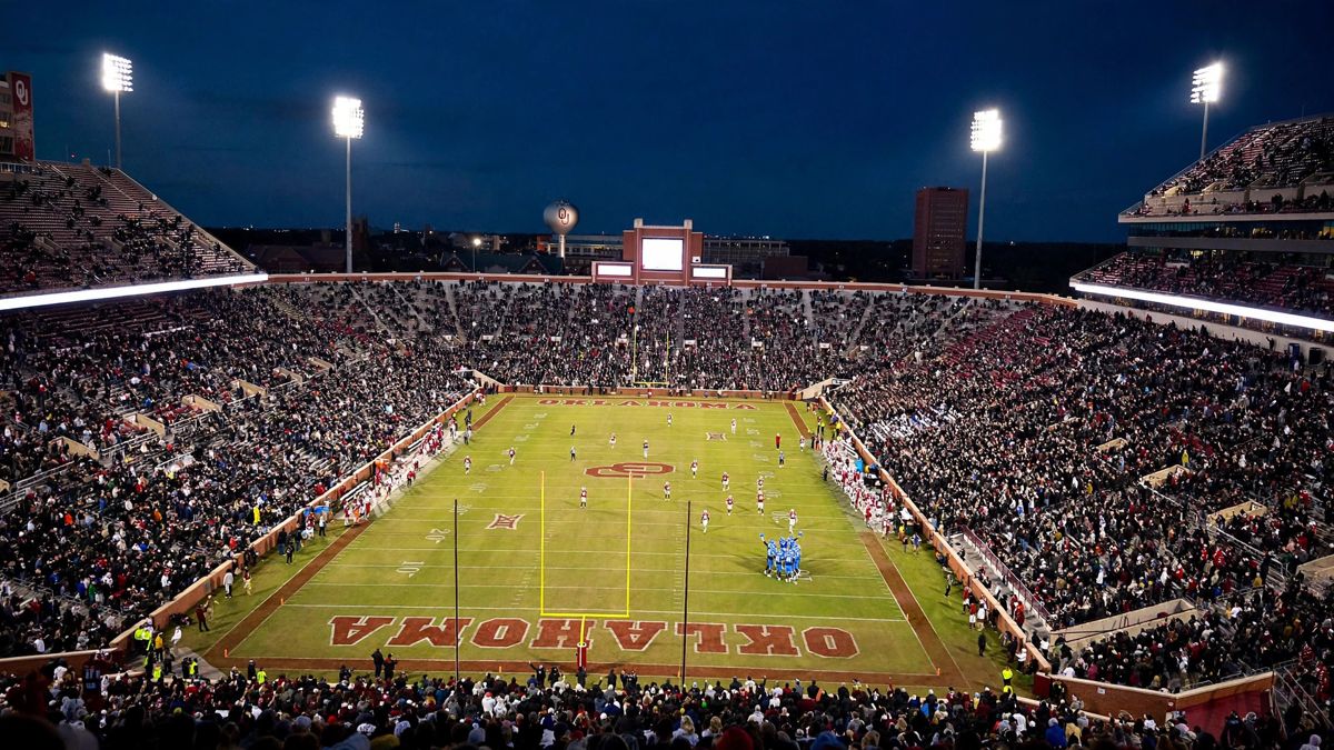 Kentucky vencio a Oklahoma 21 a 13 y los Sooners lanzaron cuatro intercepciones