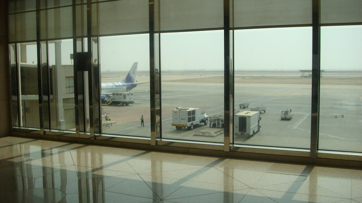 Attack on King Fahd Airport in Dammam Kills One, Injures Eight