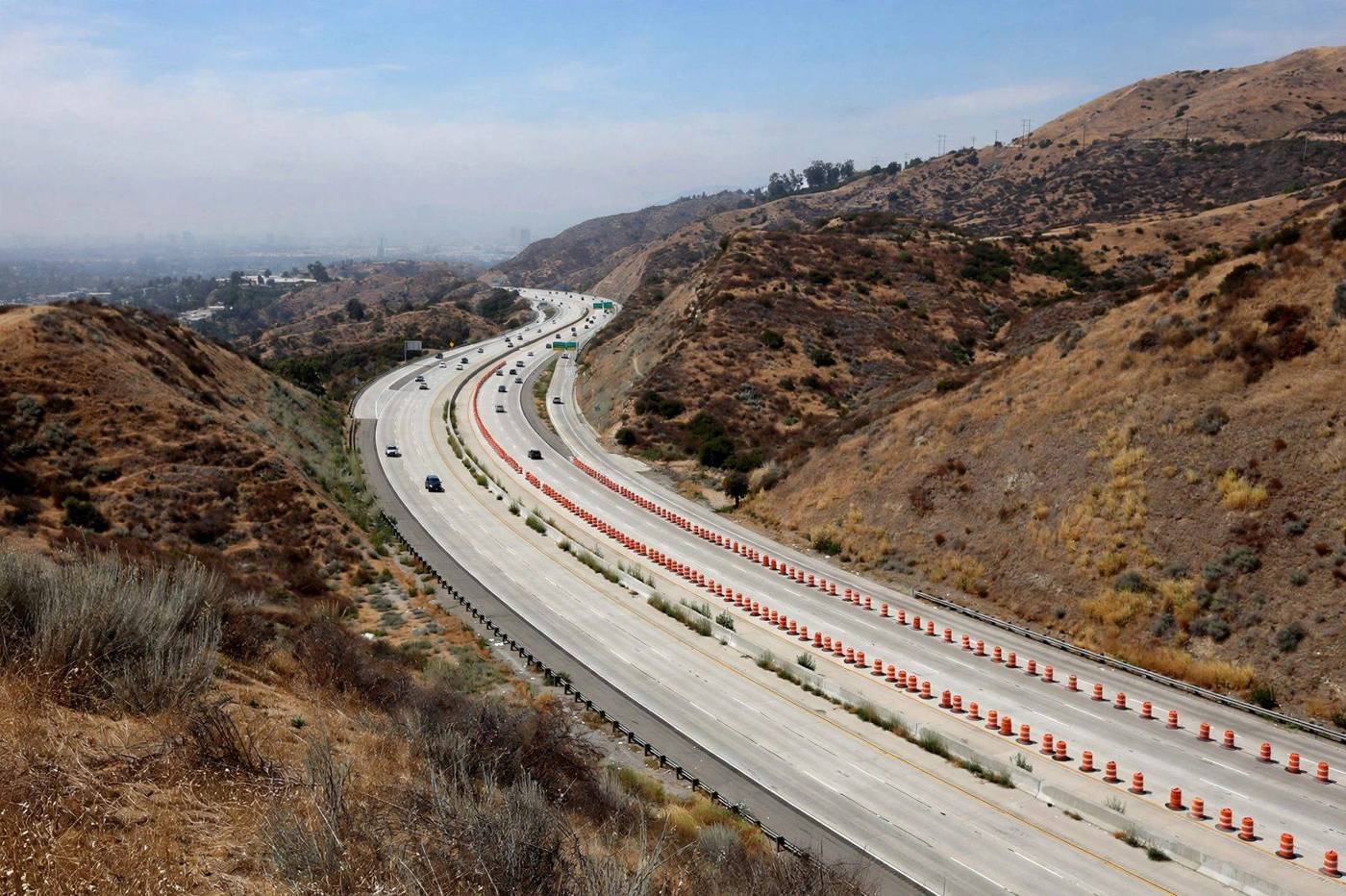 Los Angeles, California: दक्षिणतर्फको I-405 Sepulveda Pass मा यस सप्ताहन्त तीन लेनमा झर्छ
