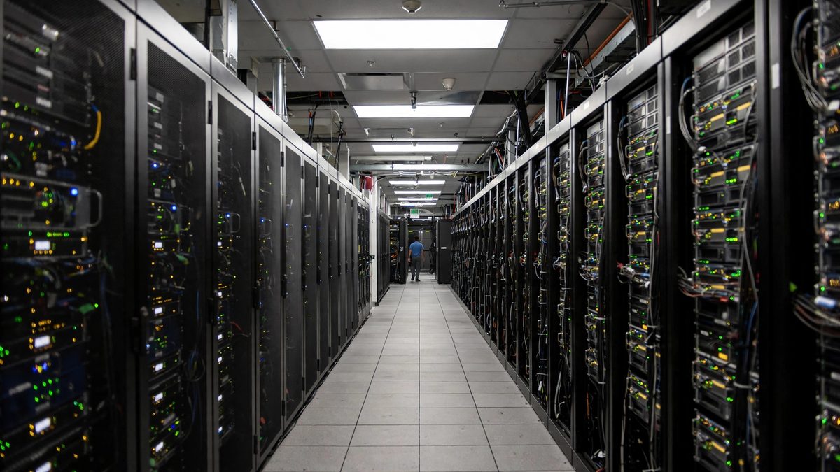 Microsoft prévoit un million de puces Maia 300 pour faire tourner sa propre IA