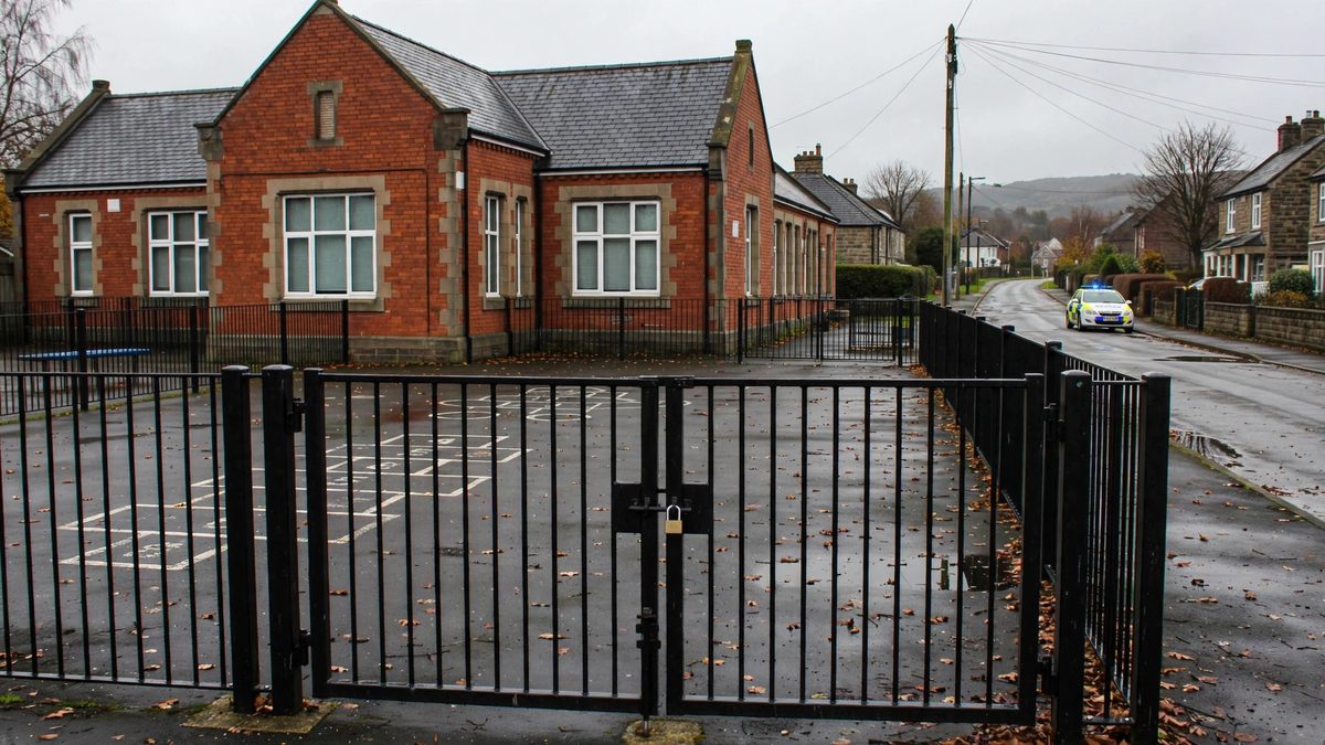 Un courriel de menace à la bombe envoyé à 160 écoles d'Irlande du Nord, la police juge la menace non viable