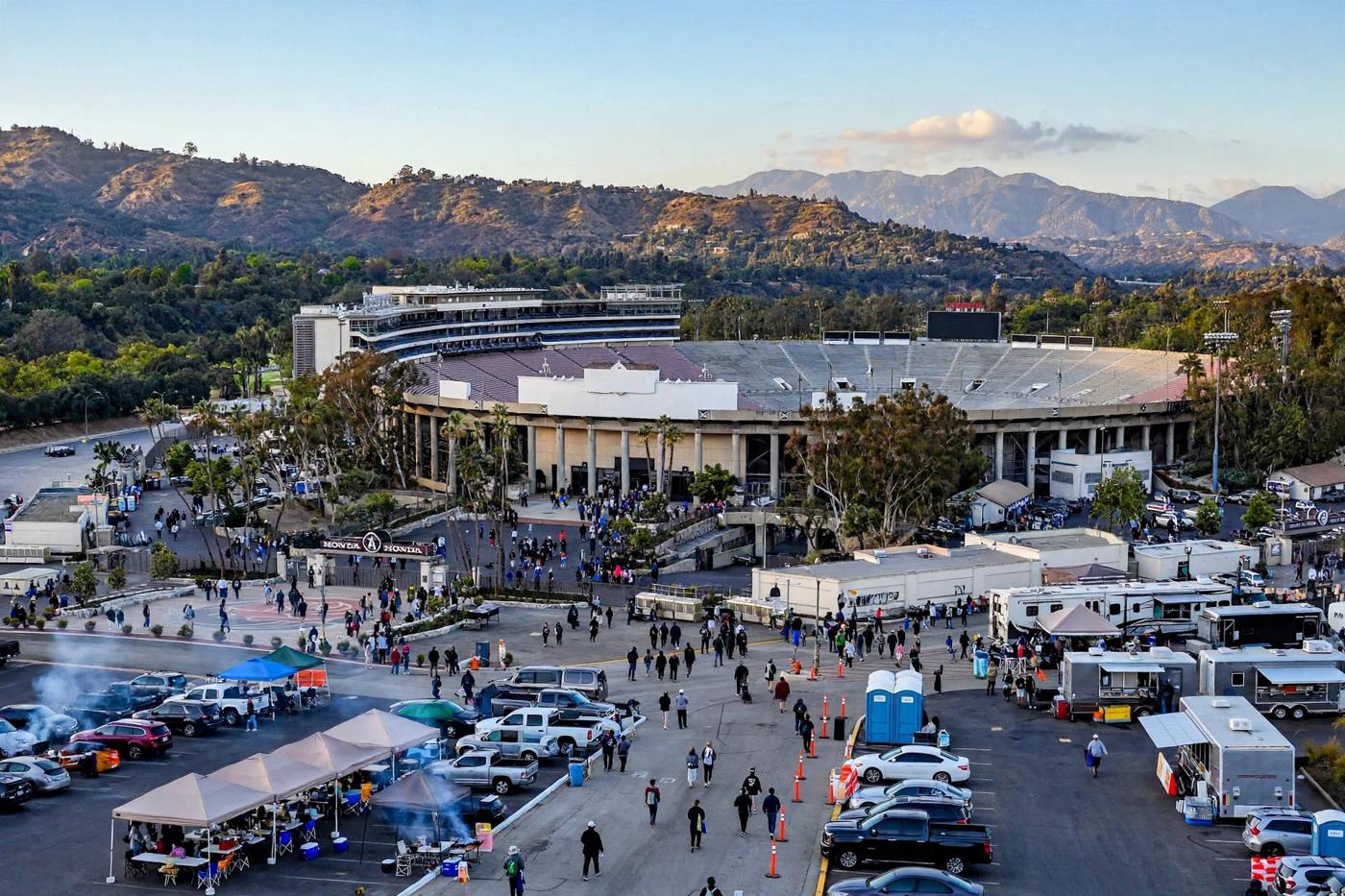 UCLA bat Michigan State 28-10 au Rose Bowl, Dieffenbach revient pour un touchdown de 63 yards