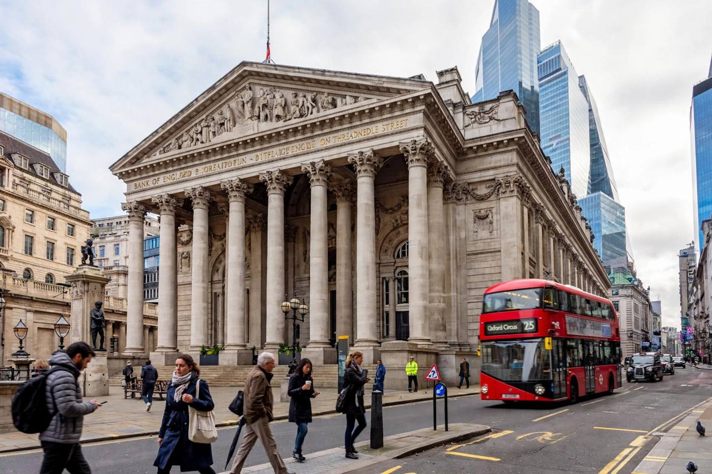 La inflación británica llega al 3,5 por ciento y la deuda supera los 3 billones de libras una semana antes del Presupuesto