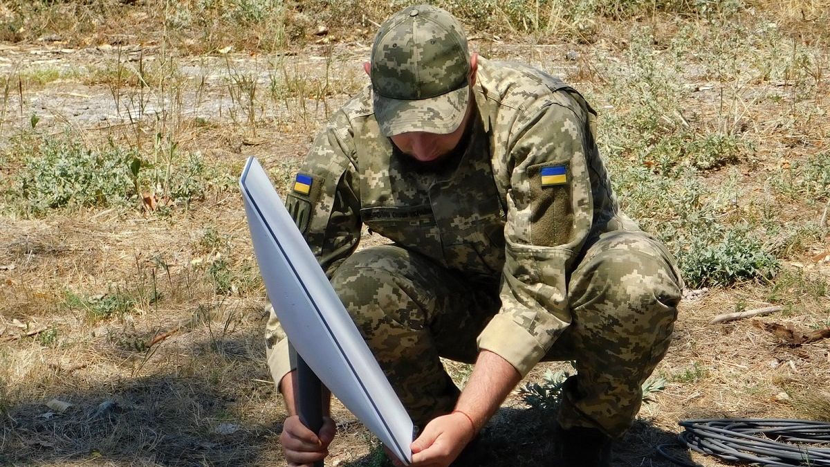 L'Ukraine dit que le ralentissement de Starlink a touché les drones