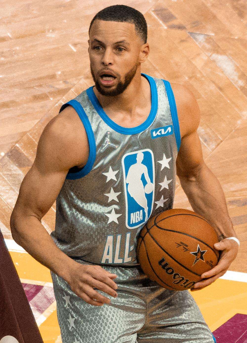 Curry Scores 31 as Warriors Erase a 25-Point Deficit to Beat Lakers 112-95 in NBA Cup