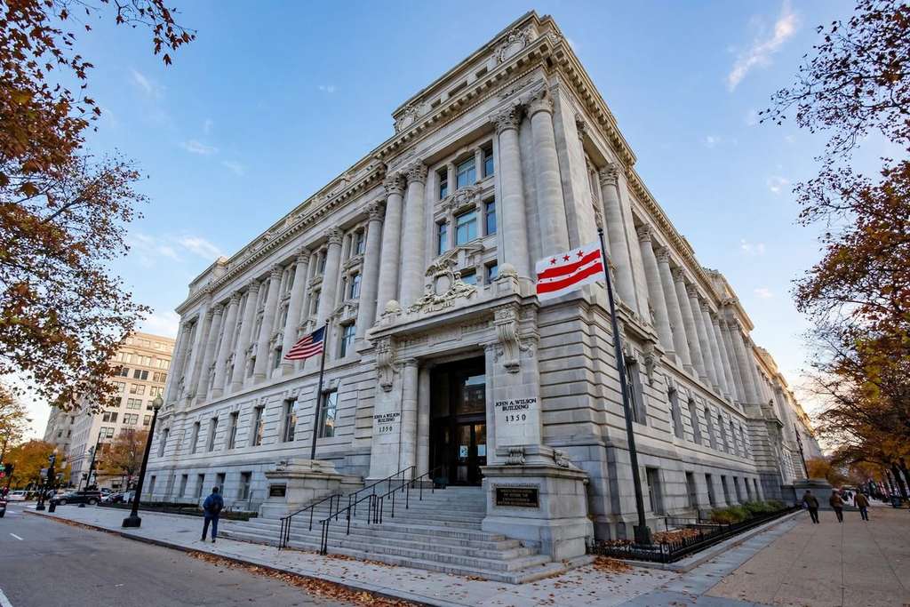 Washington, DC: Robert White ने कहा, प्रतिनिधि पात्रता विवाद न सुलझा तो सोमवार को council सीट से इस्तीफा देंगे